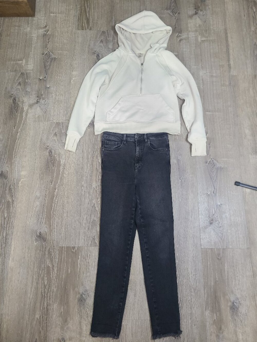 We The Free Black Jeans 29 & Danskin White Crop Quarter Zip Hoodie XS Bundle